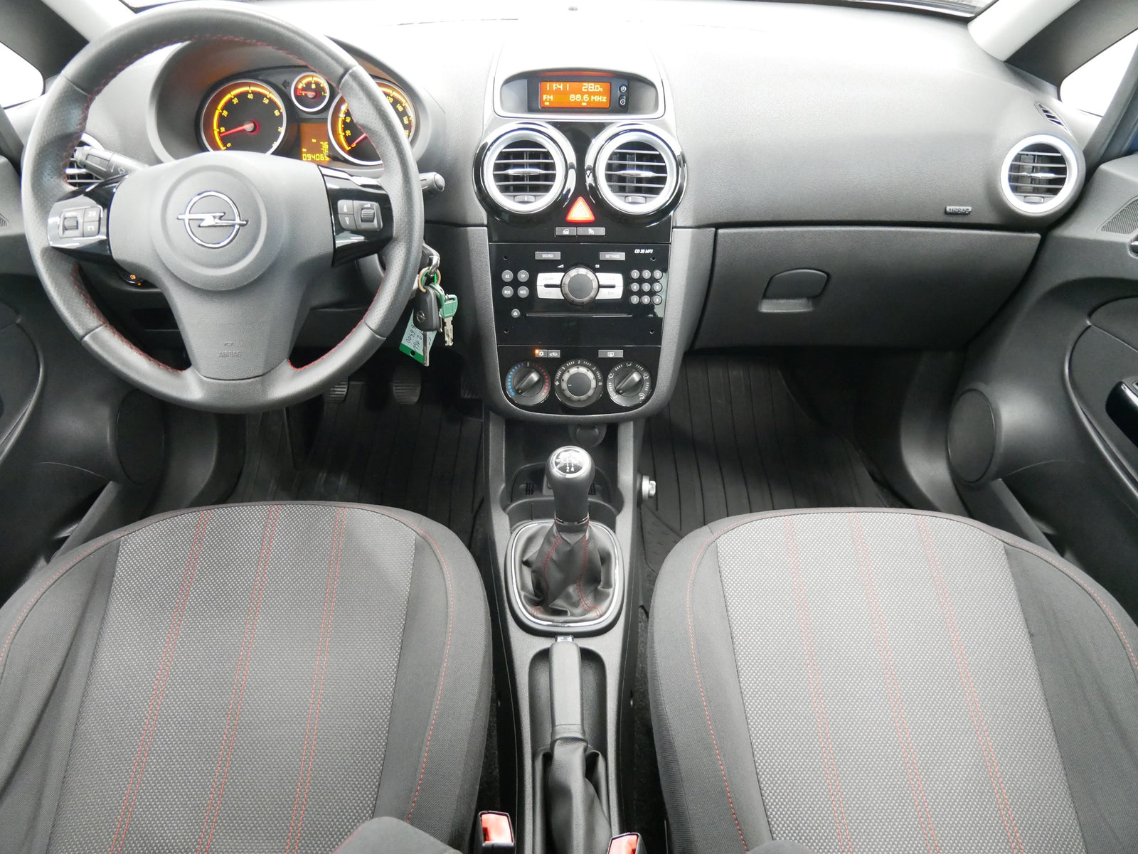 Opel Corsa 1.2 16V 63 kW – foto 5