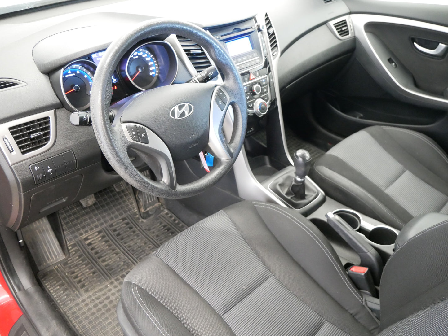 Hyundai i30 1,4 CVVT 73kW TRIKOLOR PLUS