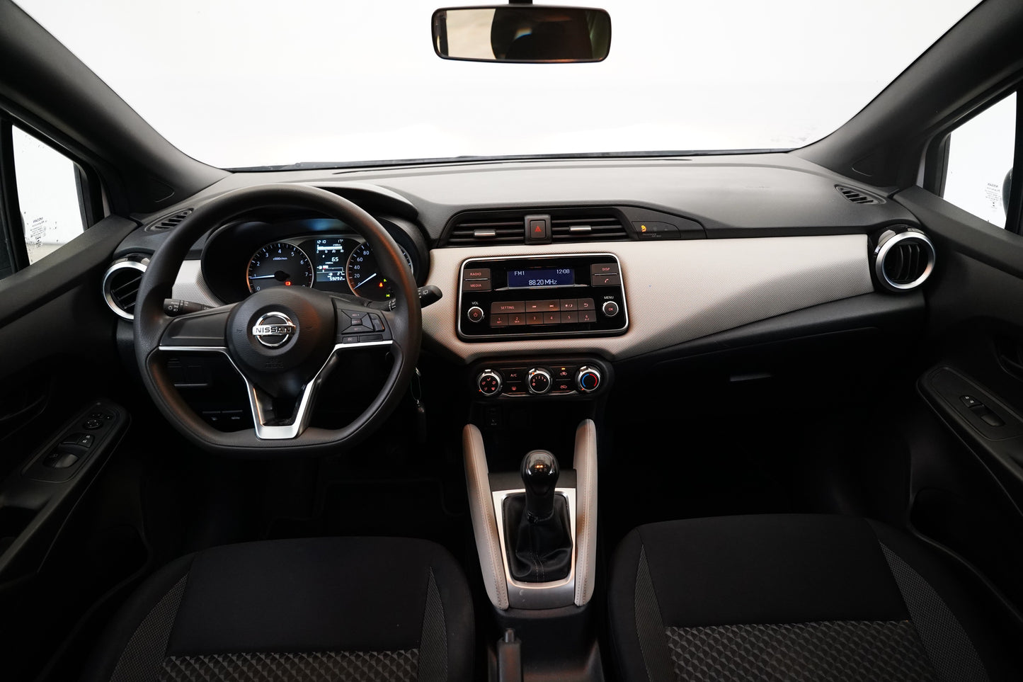 Nissan Micra 1.0 i 52 kW Visia Plus