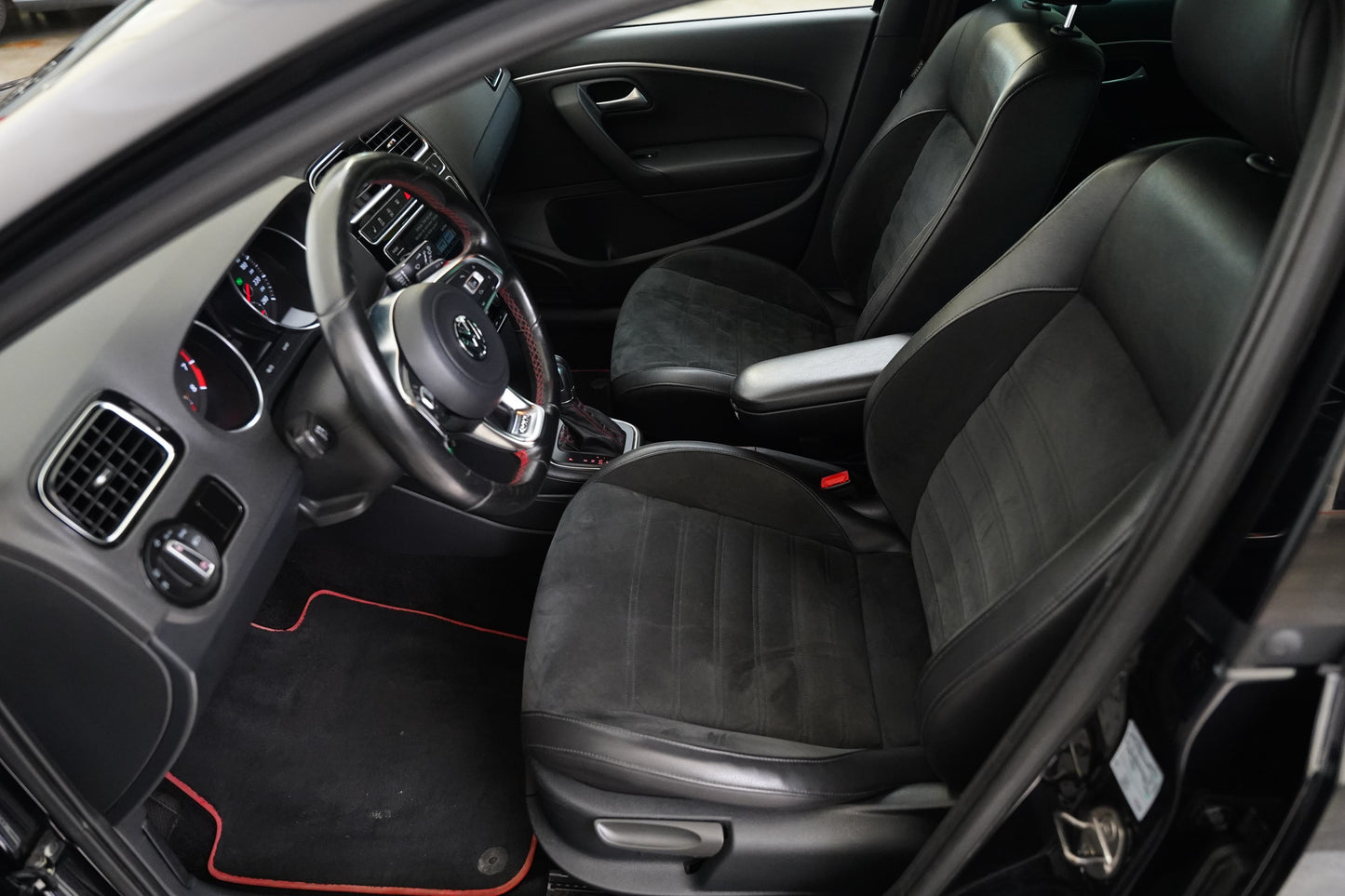 Volkswagen Polo 1.8 TSI 141 kW GTI