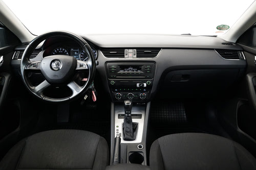 Škoda Octavia 1.6 TDI DSG Elegance – foto 5