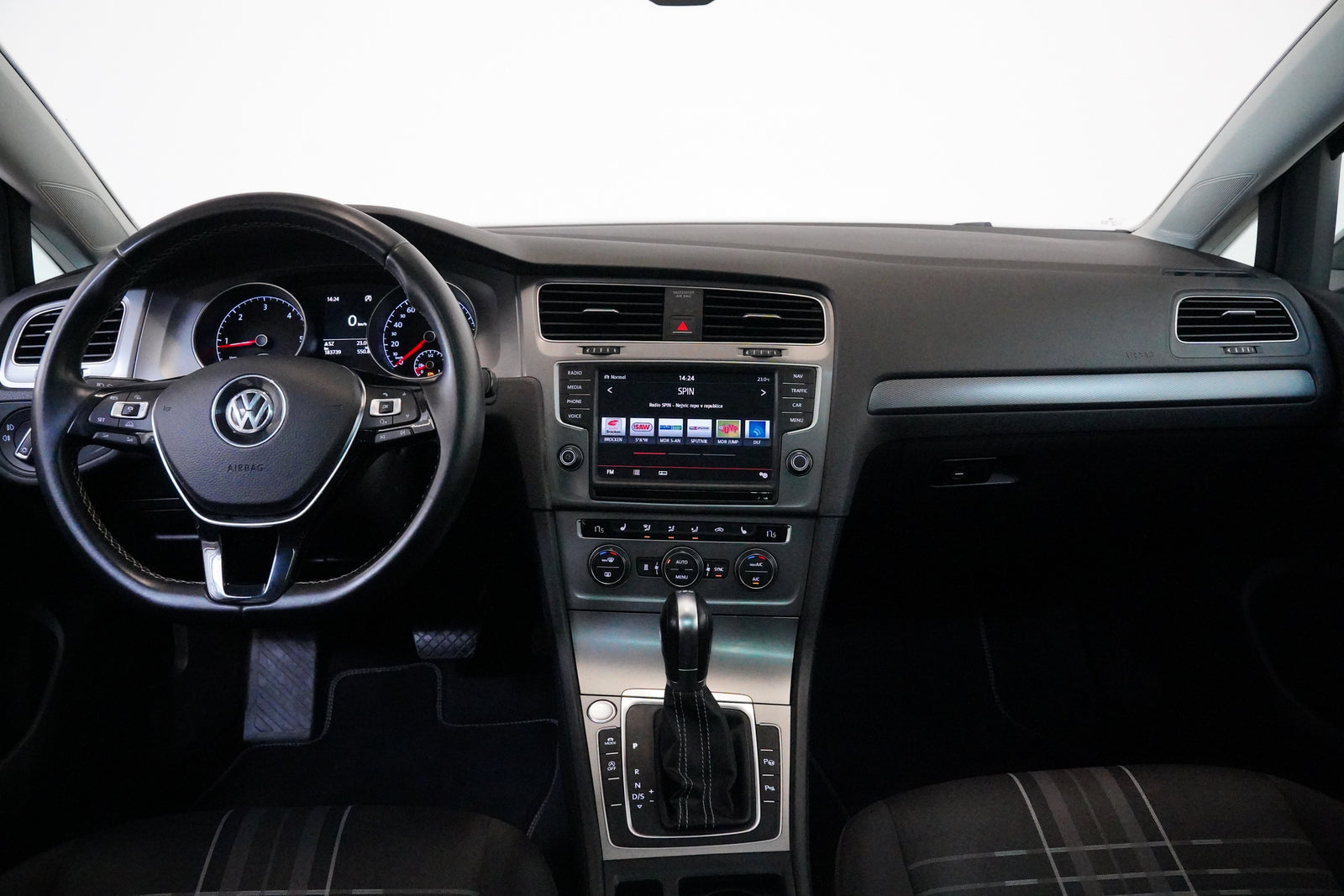 Volkswagen Golf 2.0 TDI 110 kW Lounge – foto 5