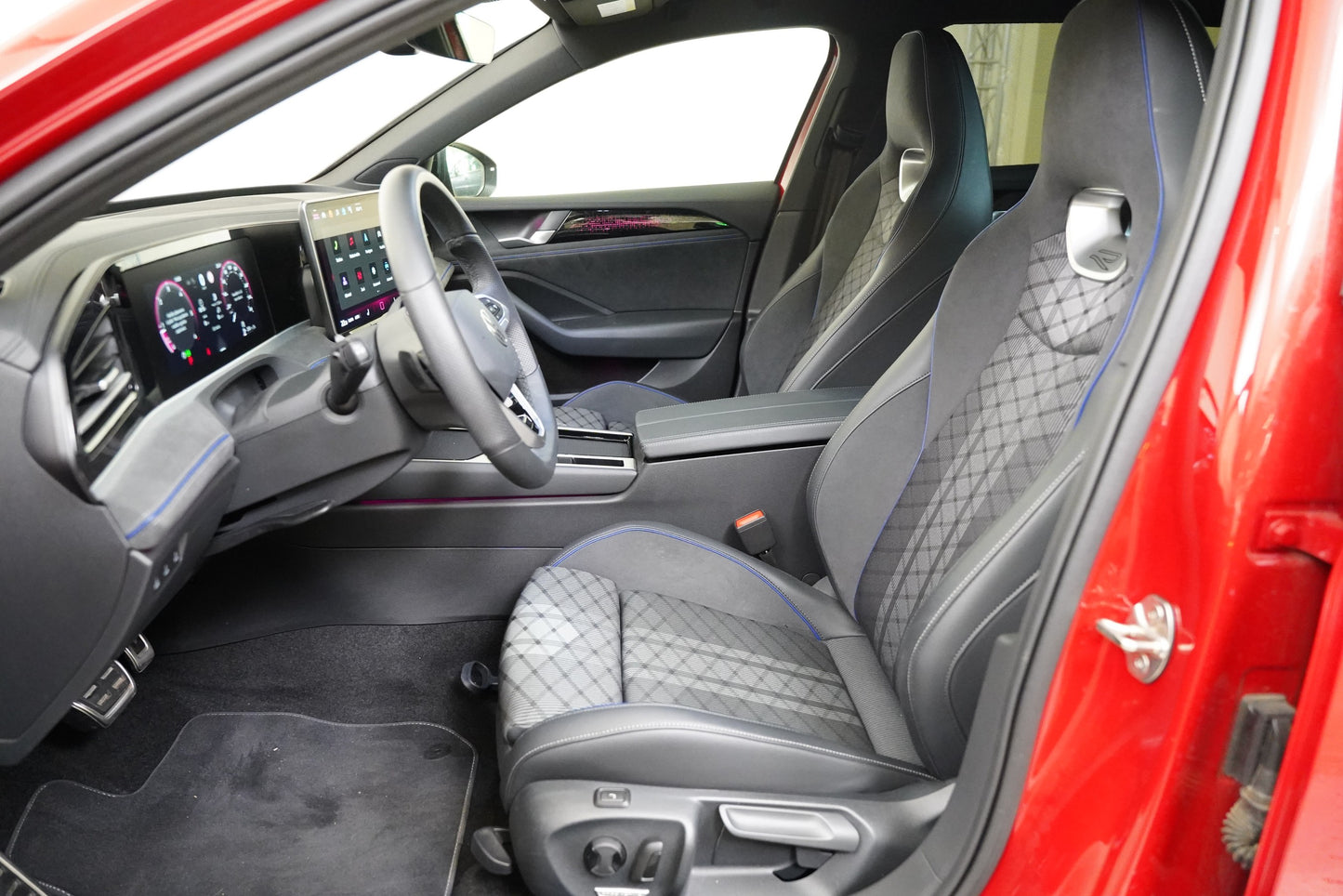 Volkswagen Passat 2.0 TDI 110 kW DSG R-Line