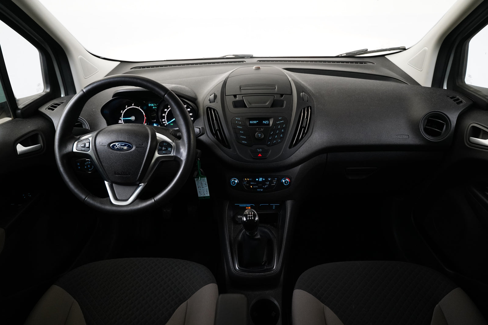 Ford Tourneo Courier 1.0 EcoBoost 74 kW – foto 5