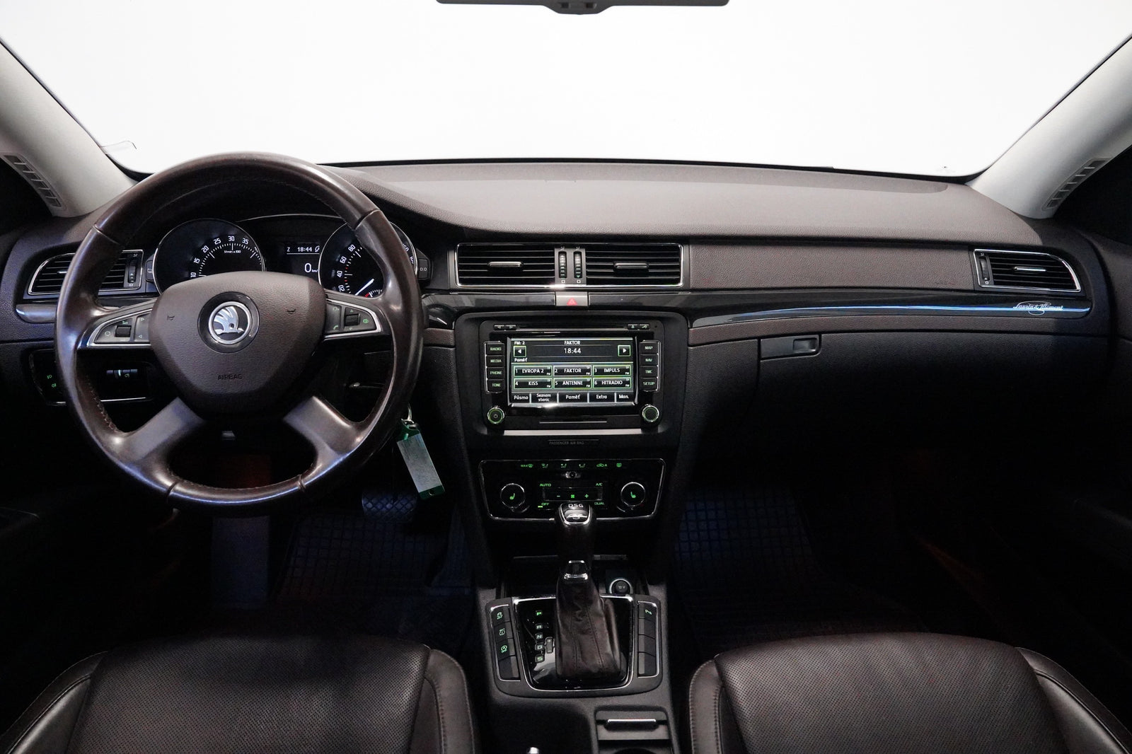 Škoda Superb 2.0 TDI 125 kW DSG L&K – foto 5