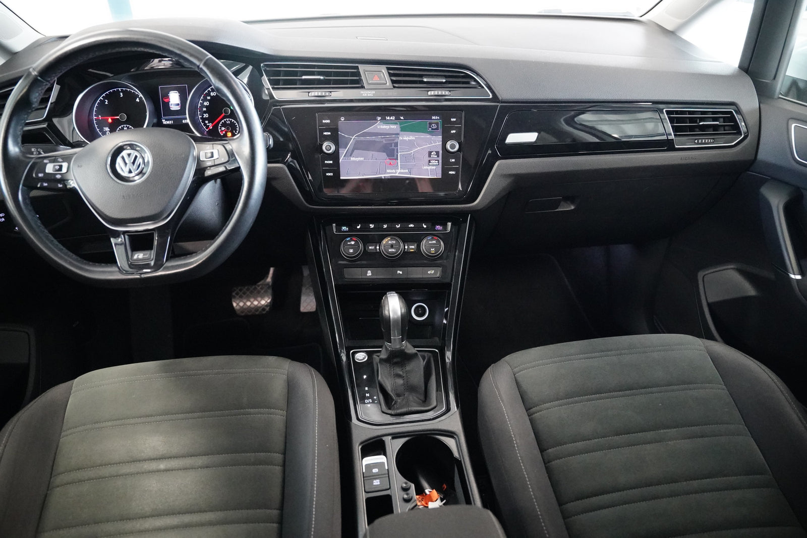 Volkswagen Touran 2.0 TDI 110 kW Highline – foto 5