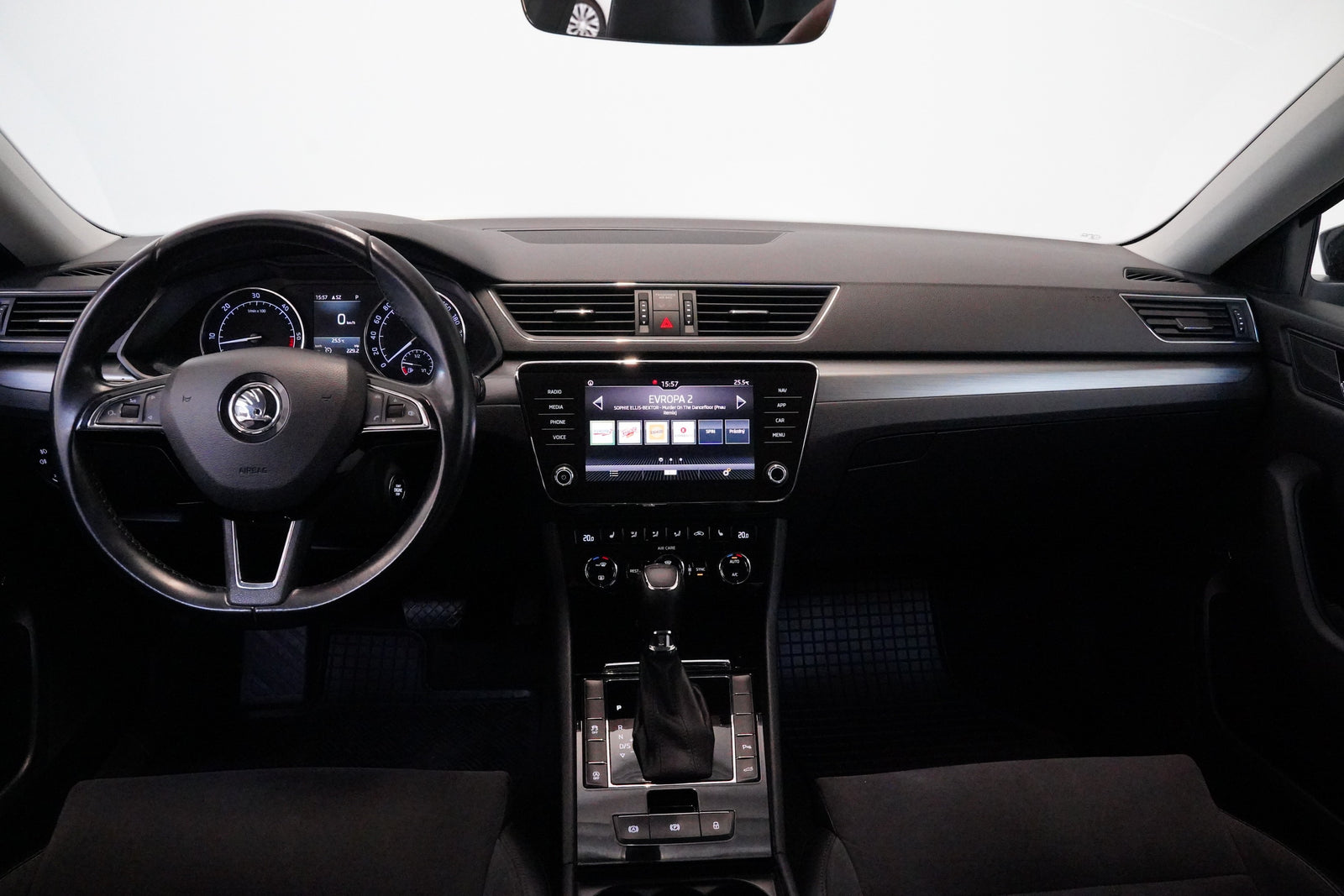 Škoda Superb 2.0 TDI 140 kW DSG Style Plus – foto 5