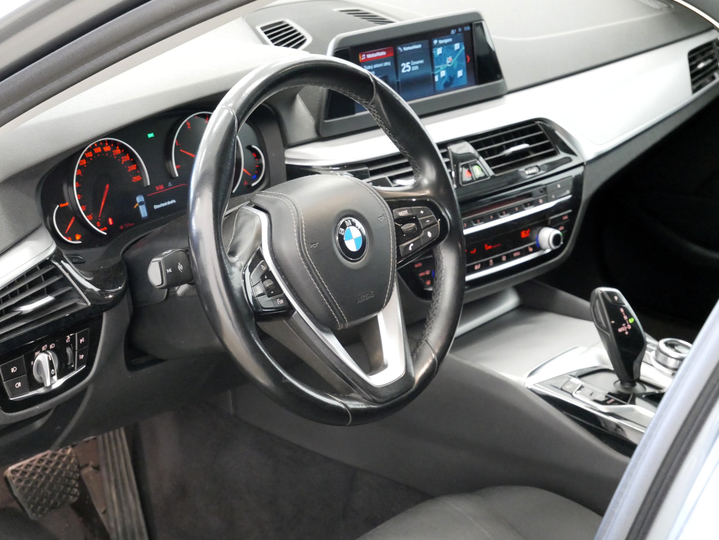BMW Řada 5 520d 140 kW Touring
