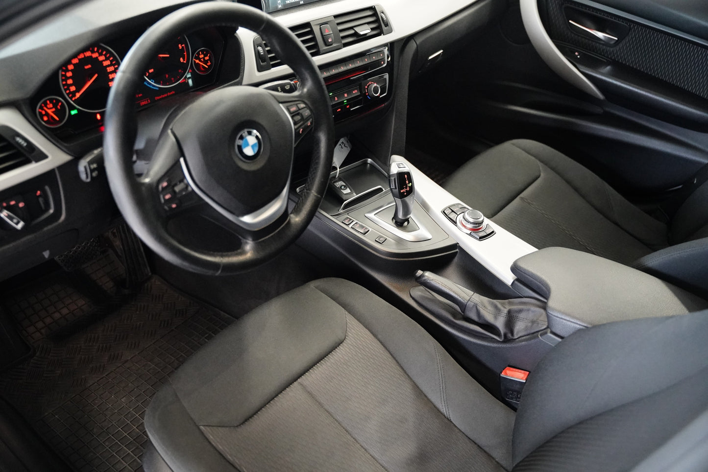 BMW Řada 3 318d 110KW