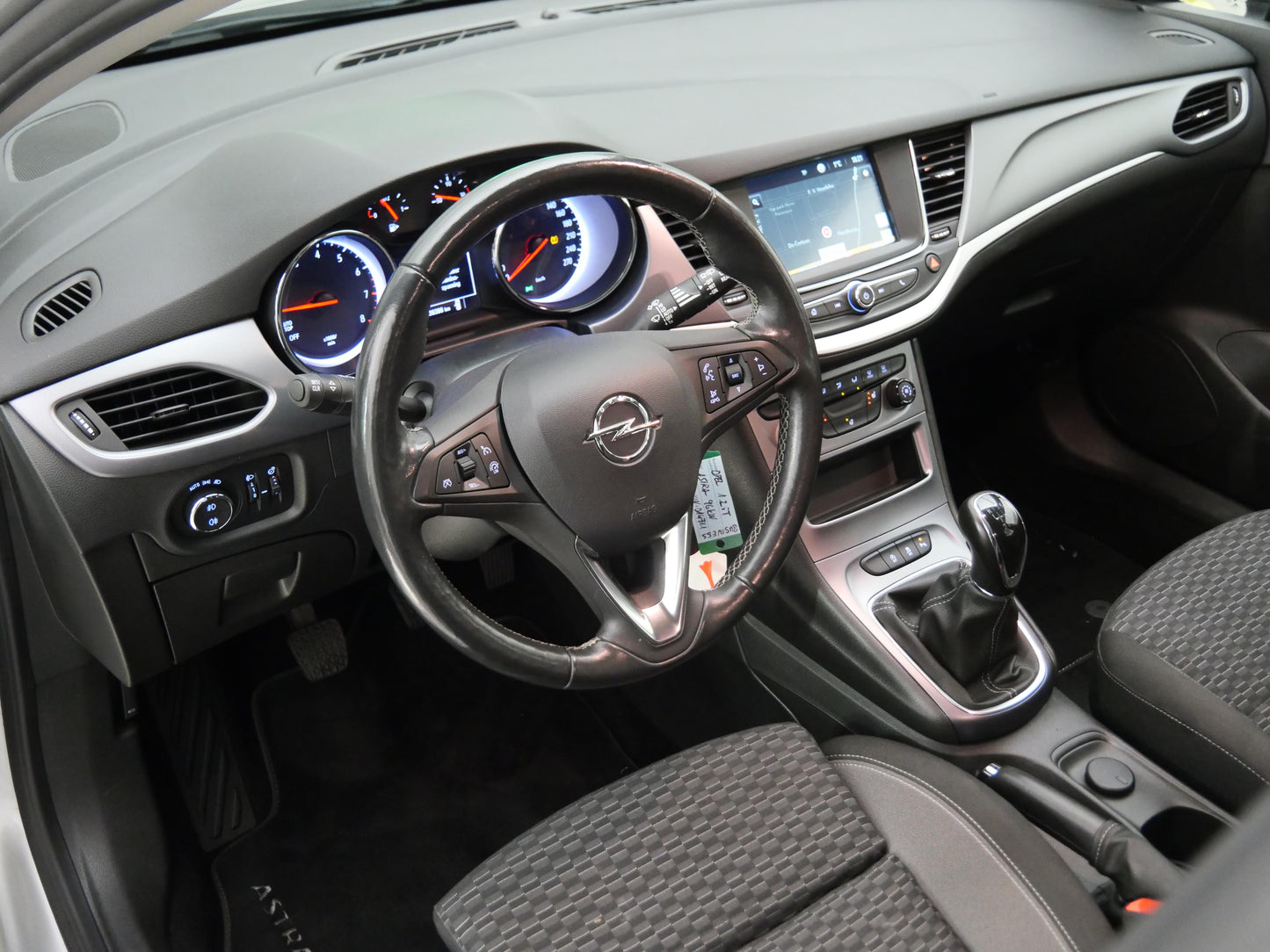 Opel Astra 1.2 i Turbo 96 kW Business