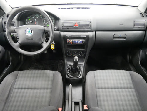 Škoda Octavia 1.6 MPi 75 kW Tour – foto 5