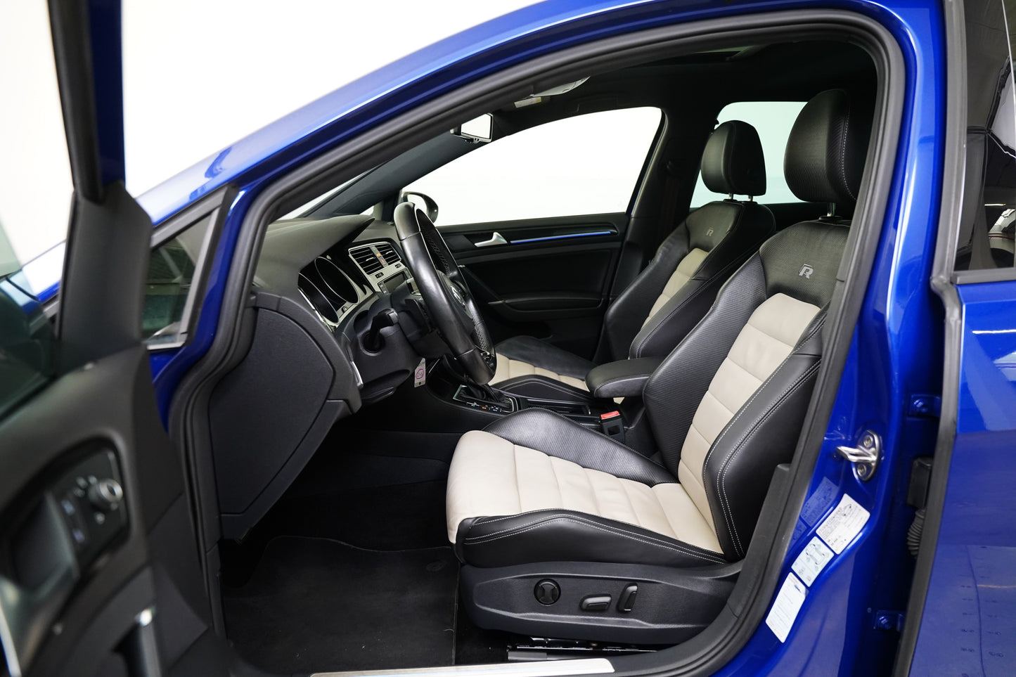 Volkswagen Golf 2.0 TSI 221 kW 4Motion DSG R