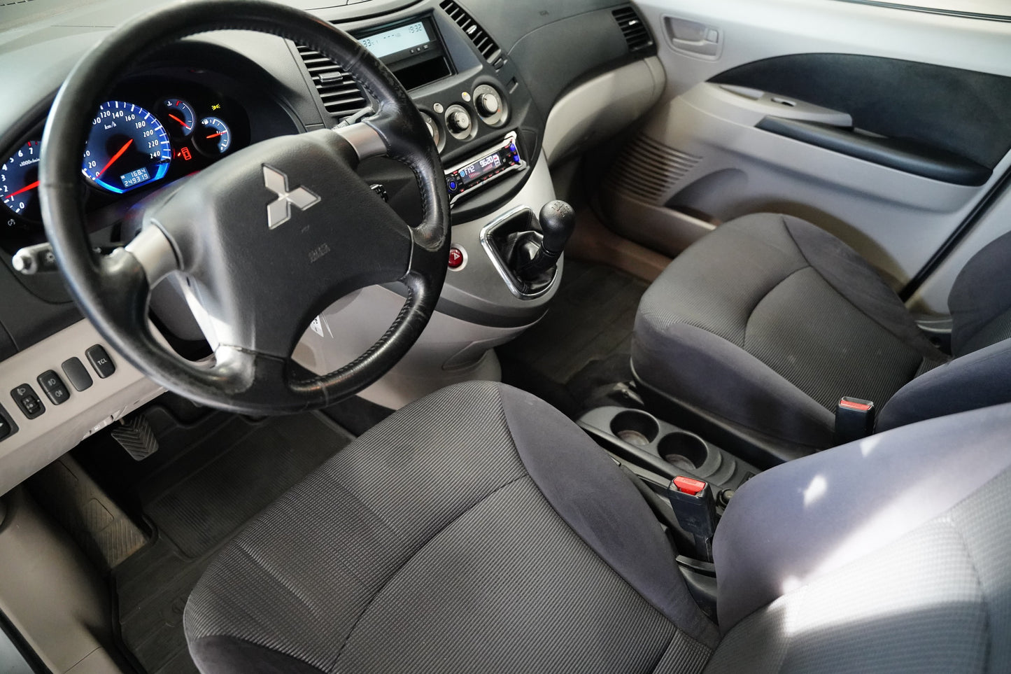 Mitsubishi Grandis 2.4 121KW