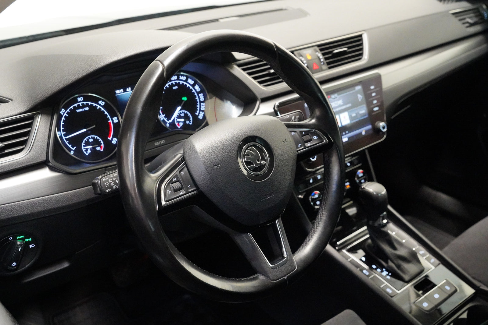 Škoda Superb 2.0 TDI 140 kW DSG Style Plus – foto 5