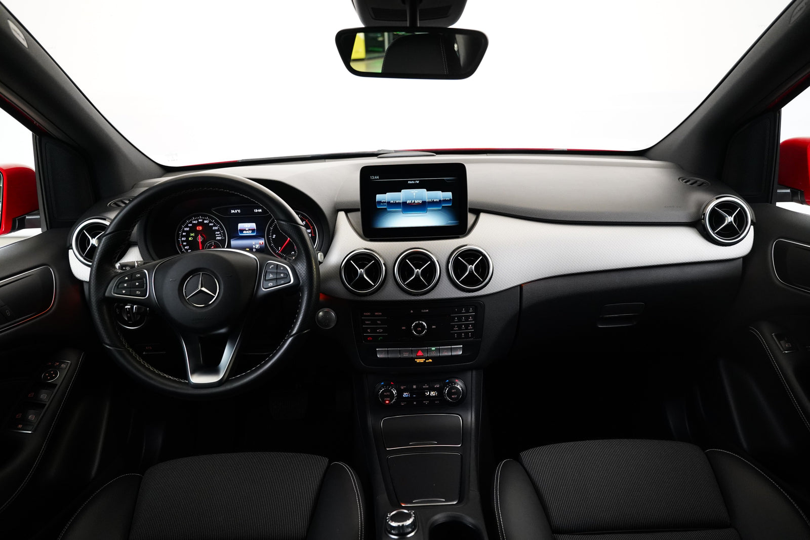 Mercedes-Benz Třídy B 180 d 80 kW Urban – foto 5