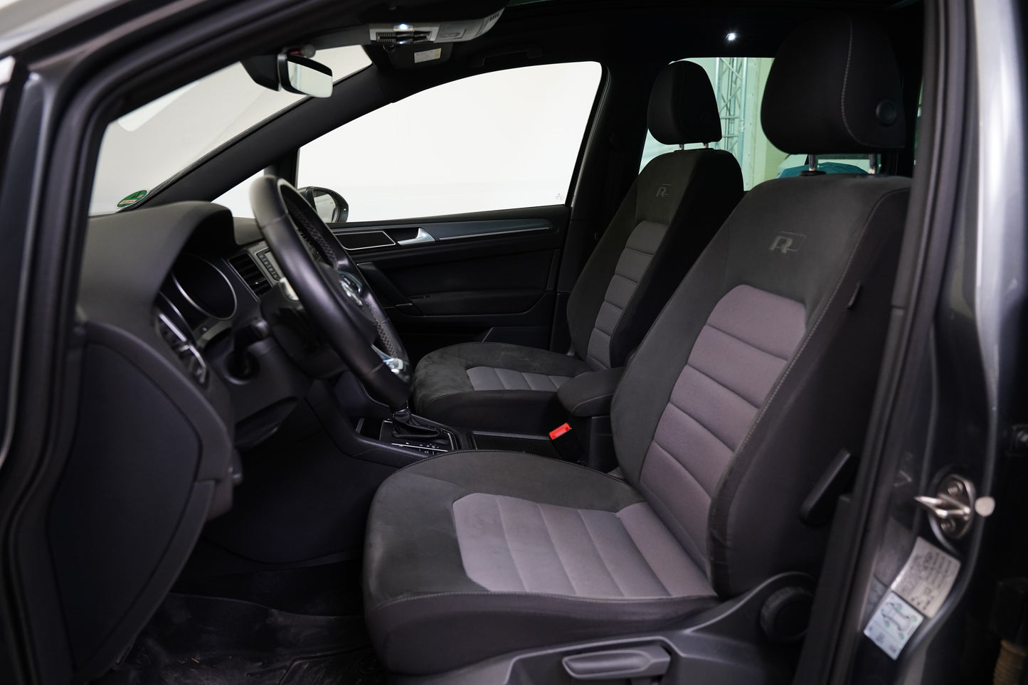 Volkswagen Golf 1.4 TSI 110 kW DSG R line