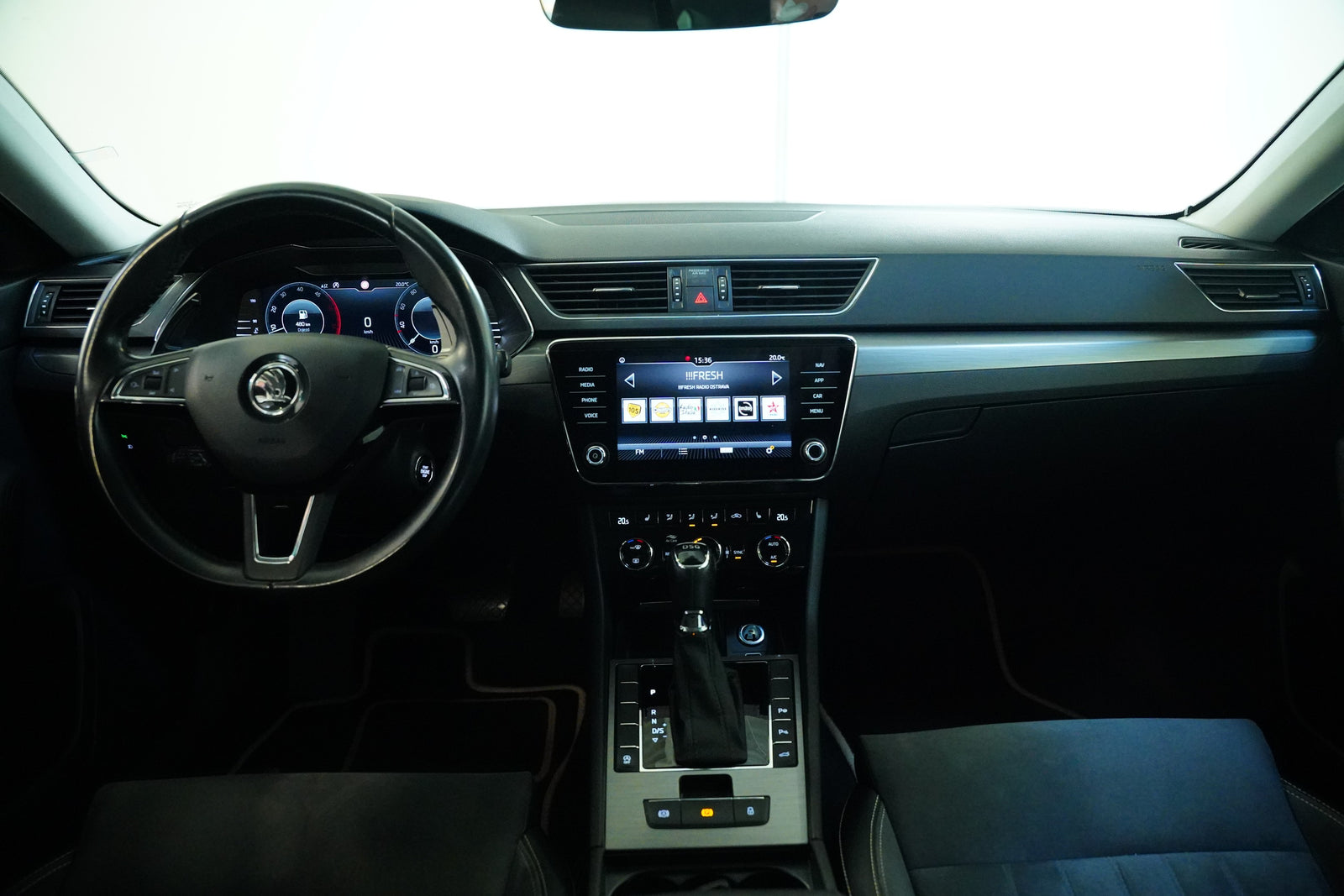 Škoda Superb 2.0 TDI 110 kW Style DSG – foto 5