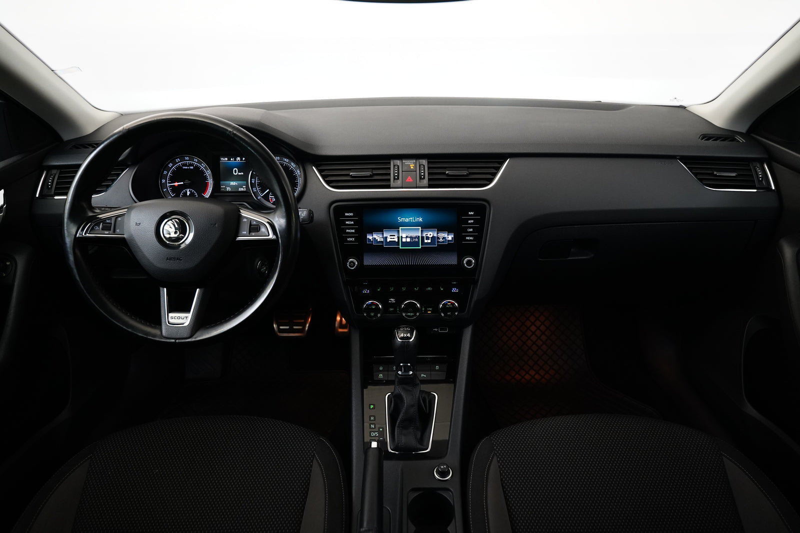 Škoda Octavia 2.0 TDI 135 kW DSG 4x4 Scout – foto 5