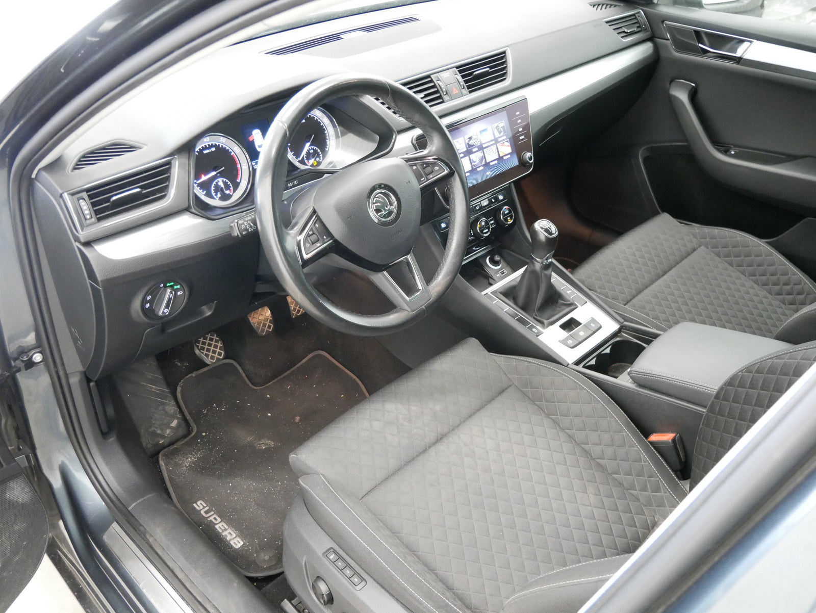 Škoda Superb 1.5TSI 110kW Ambition – foto 5
