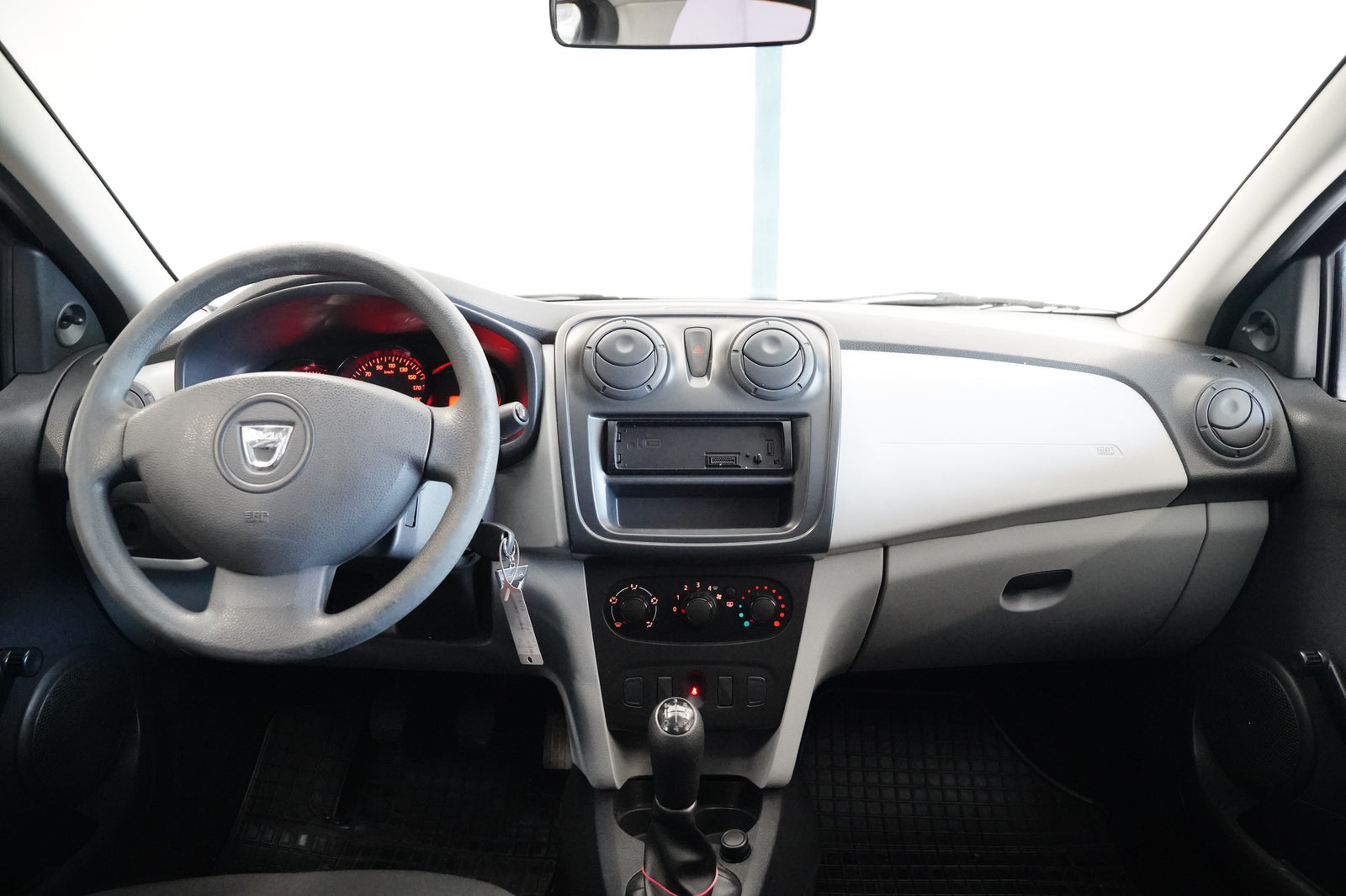 Dacia Logan 1.2i 55 kW – foto 5