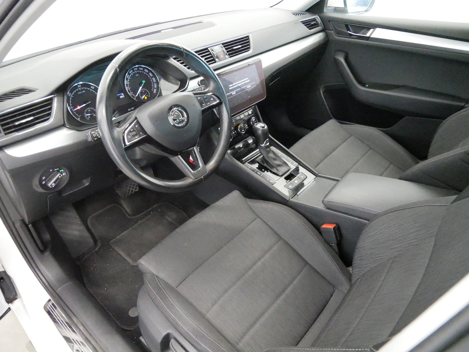 Škoda Superb 2.0 TDI 140 kW Ambition – foto 5
