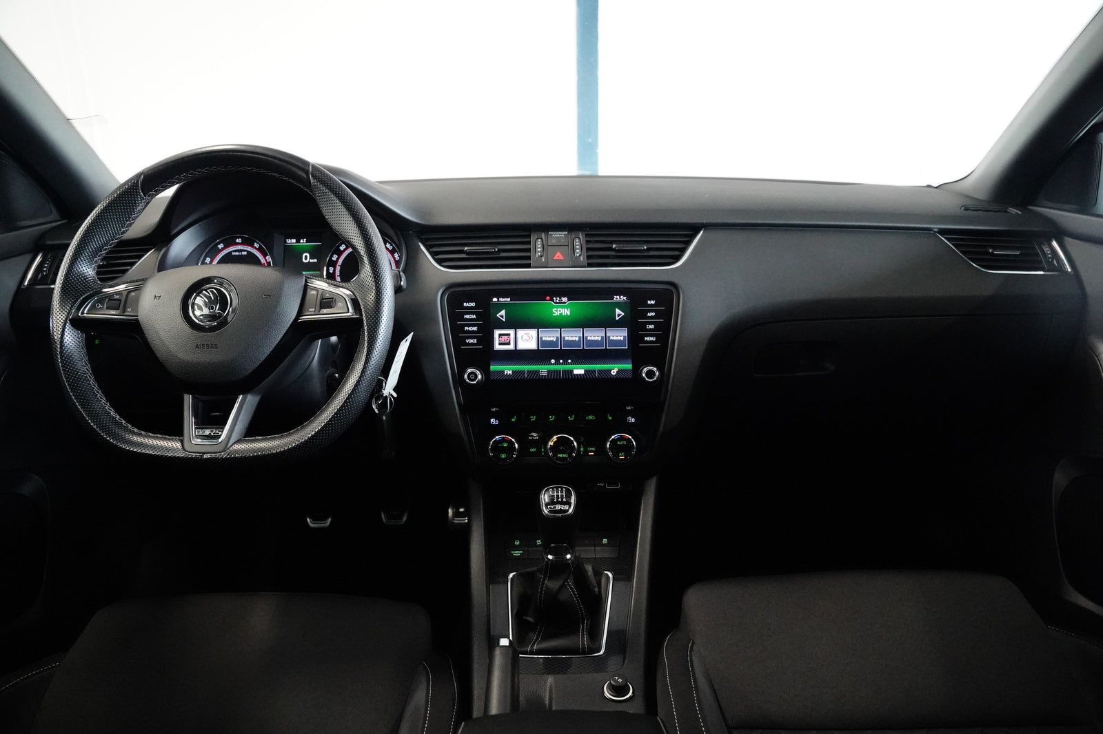 Škoda Octavia 2.0 TSI 180 kW RS – foto 5