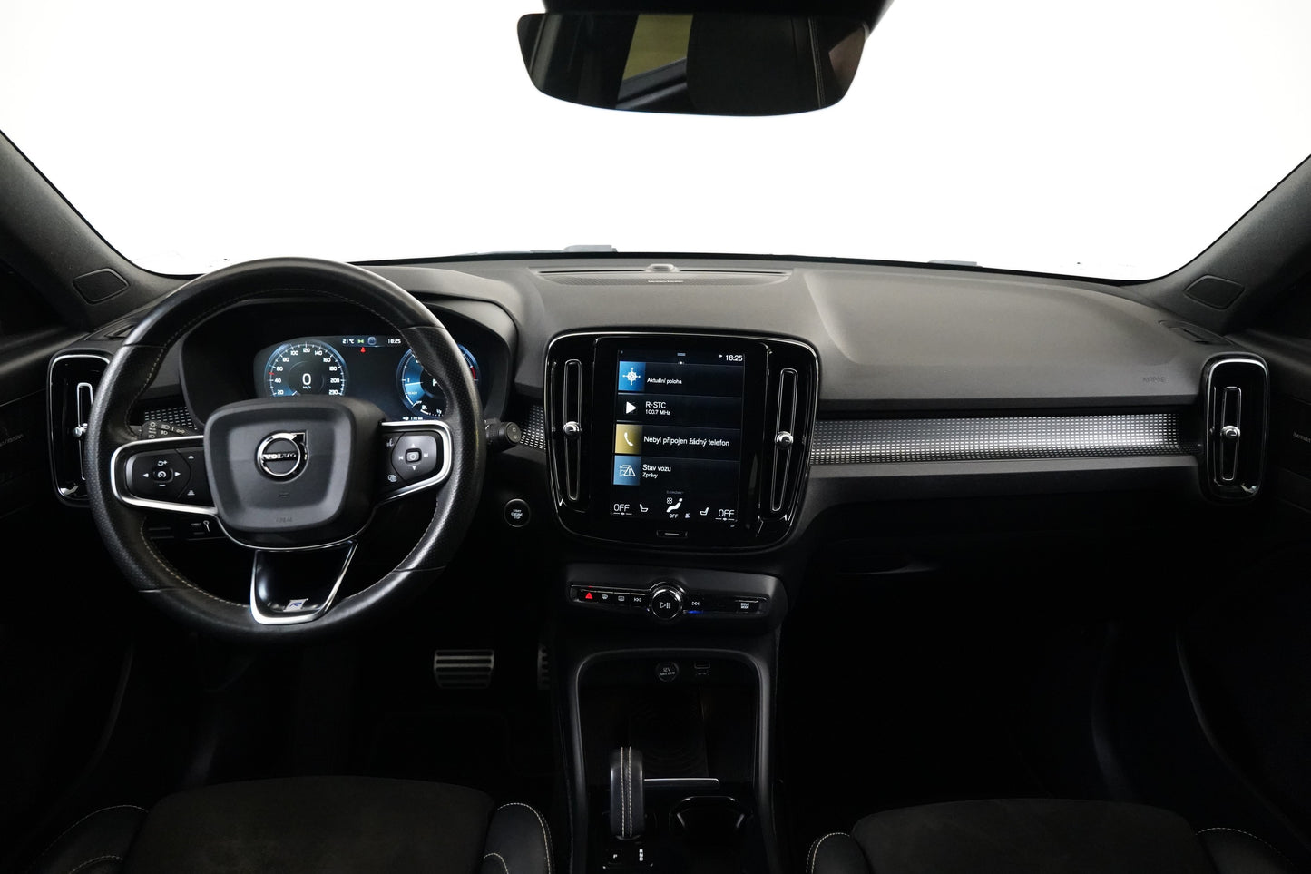 Volvo XC40 2.0 D 140 kW R-design AWD