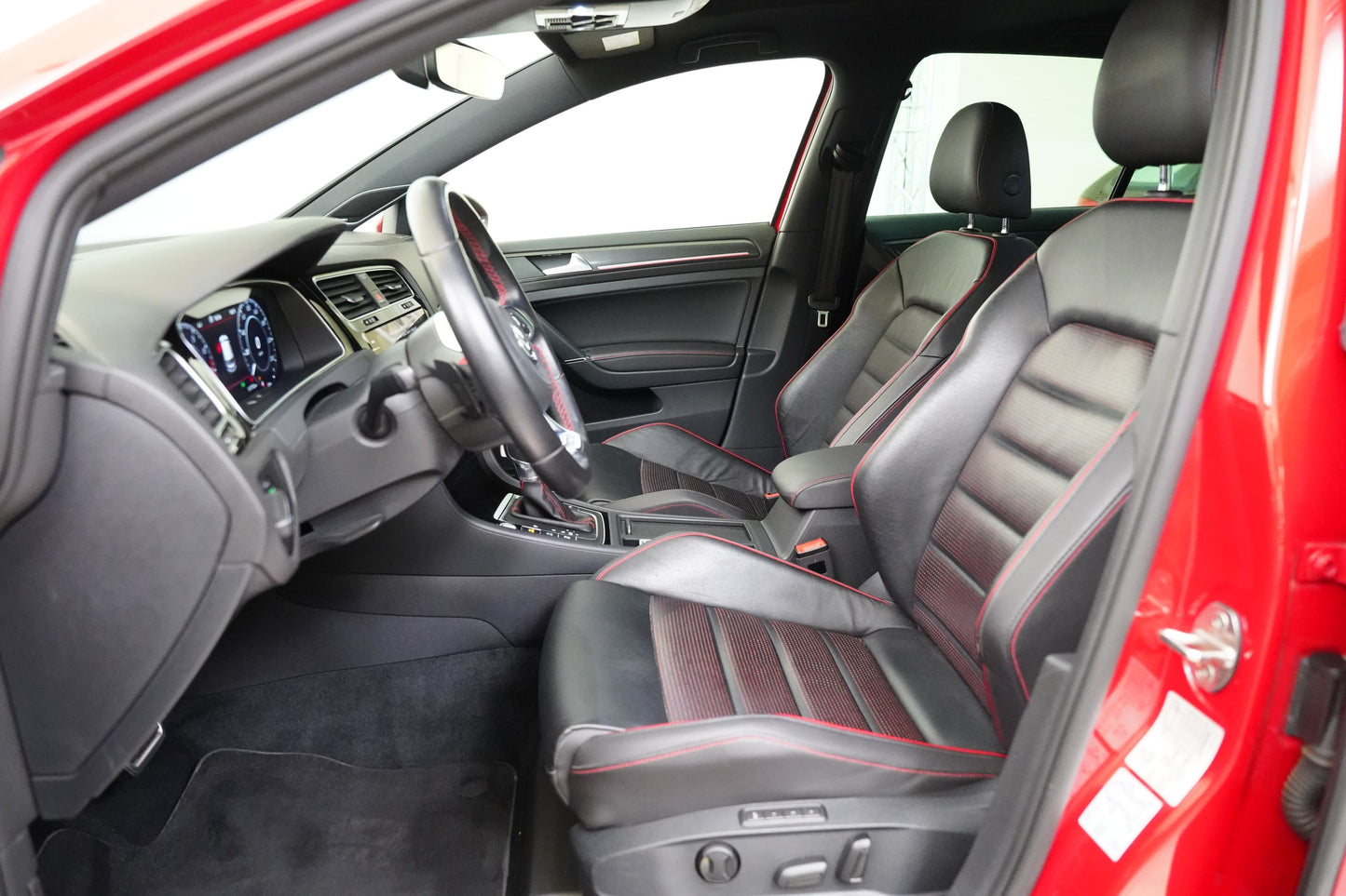 Volkswagen Golf 2.0 TSI 180 kW GTI Performance