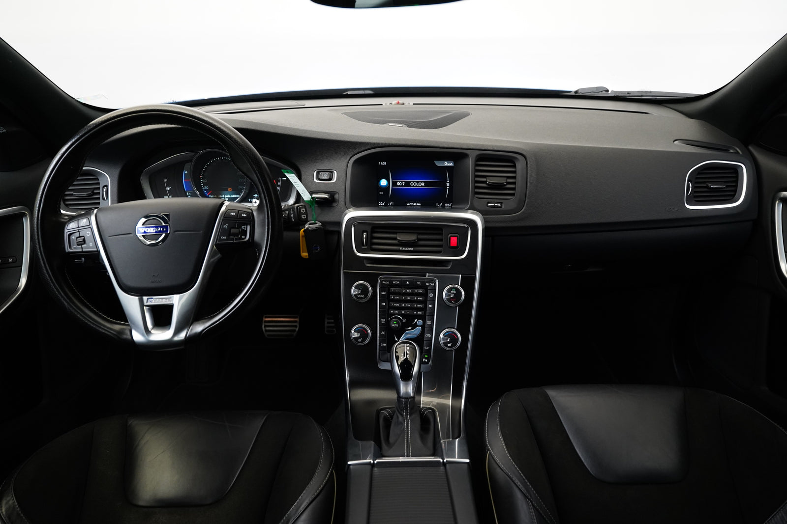 Volvo V60 2.0 T6 AWD 225 kW R-Desing – foto 5