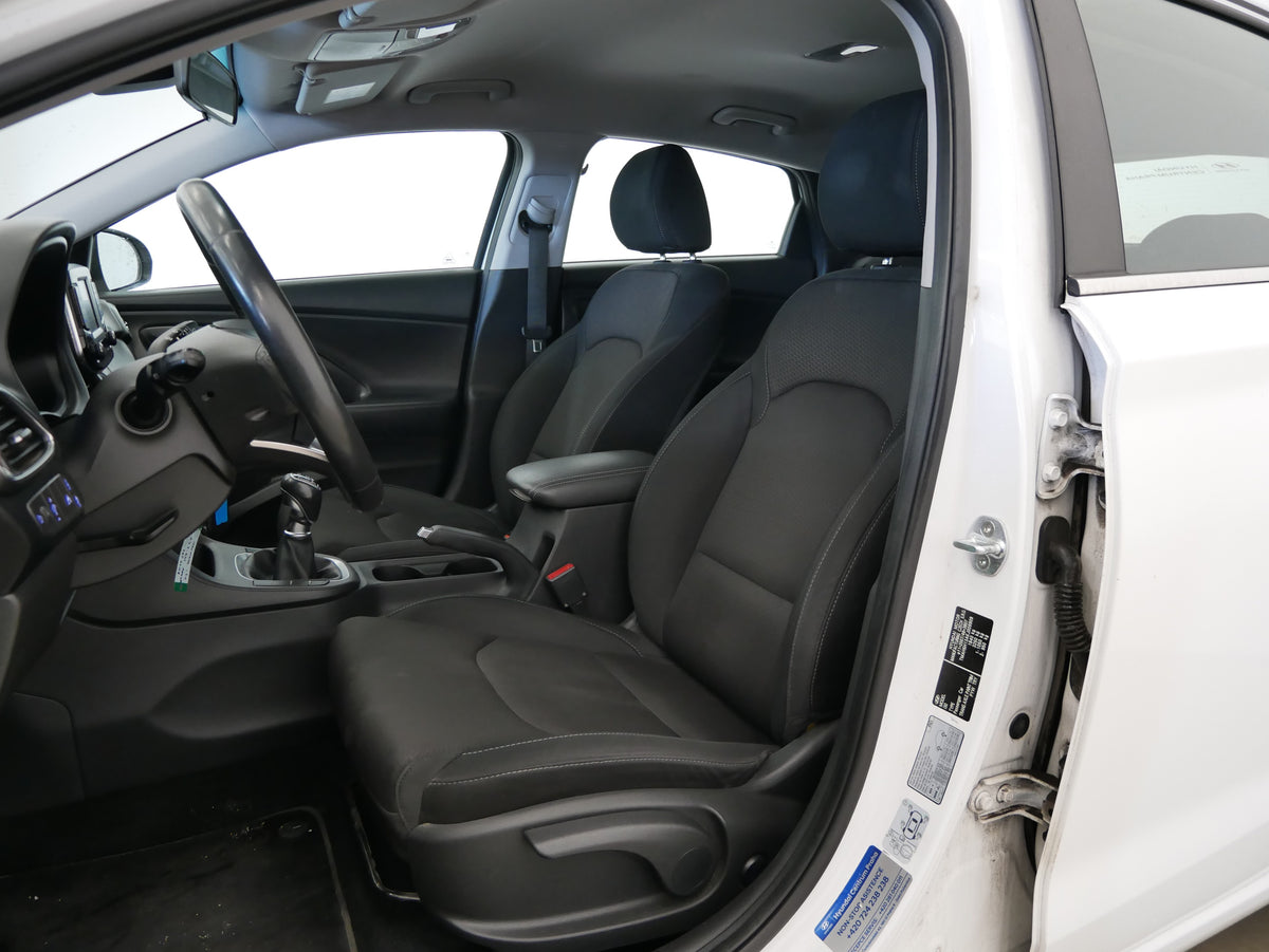 Hyundai i30 1.4T-GDI 104kW TrikolortComfor