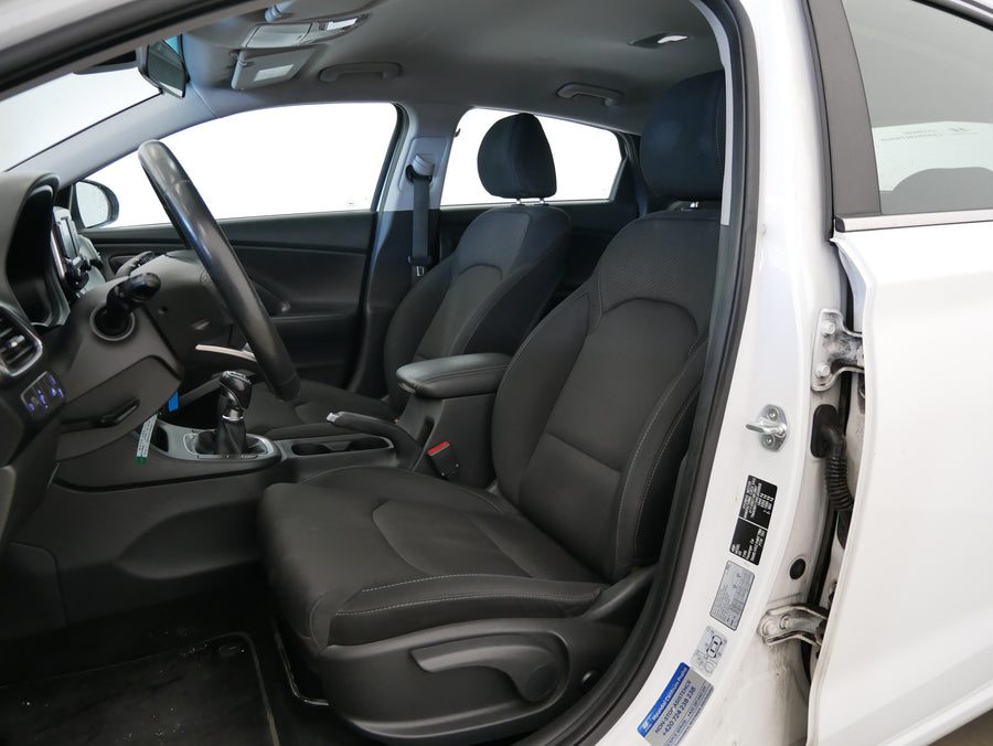 Hyundai i30 1.4T-GDI 104kW TrikolortComfor – foto 6