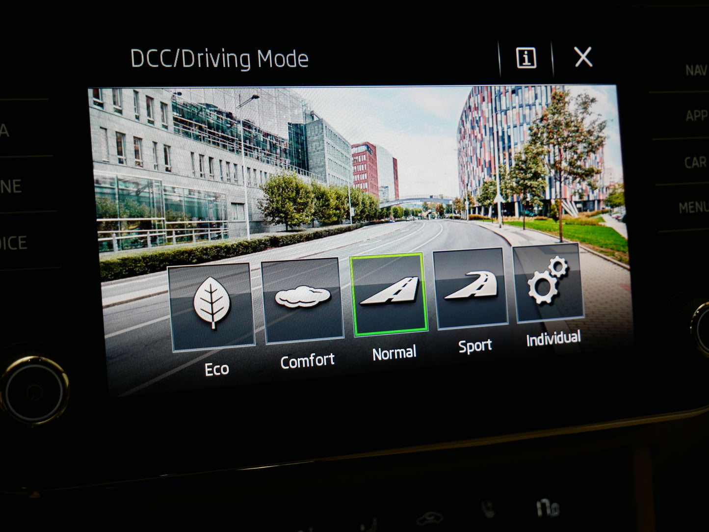 Škoda Superb 2.0 TDI/140 kW/DSG/4x4/L&K/MATRIX/DCC/EL.VÍKO/DPH