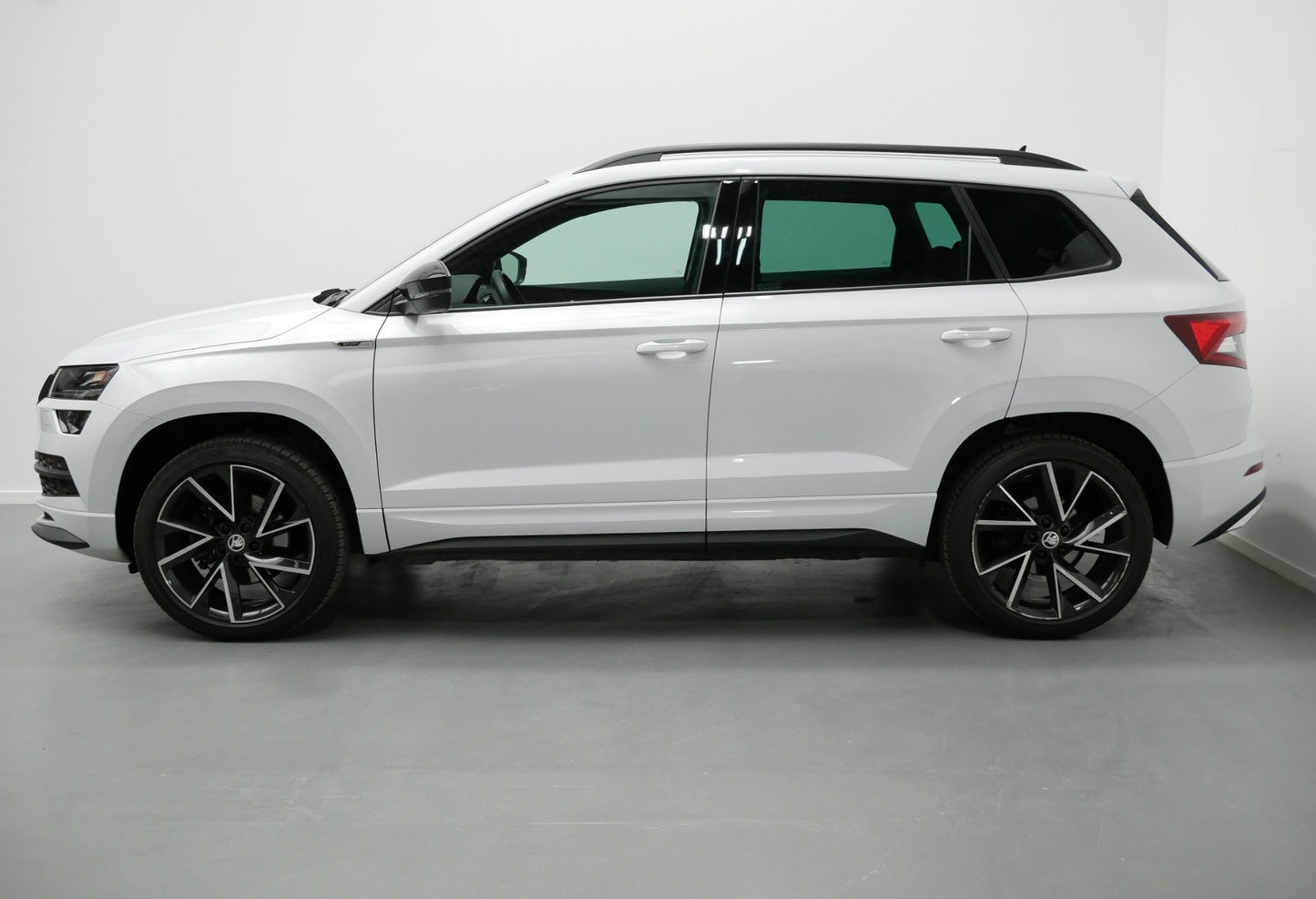 Škoda Karoq 2.0 TDI/110kW/DSG/4x4/SPORTLINE+/PANO/TAŽNÉ/CZ/DPH