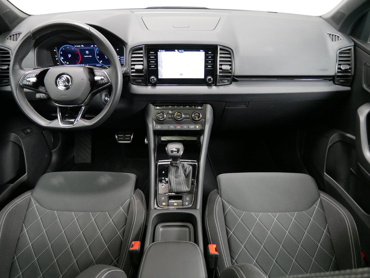 Škoda Karoq 2.0 TDI/110kW/DSG/4x4/SPORTLINE+/PANO/TAŽNÉ/CZ/DPH