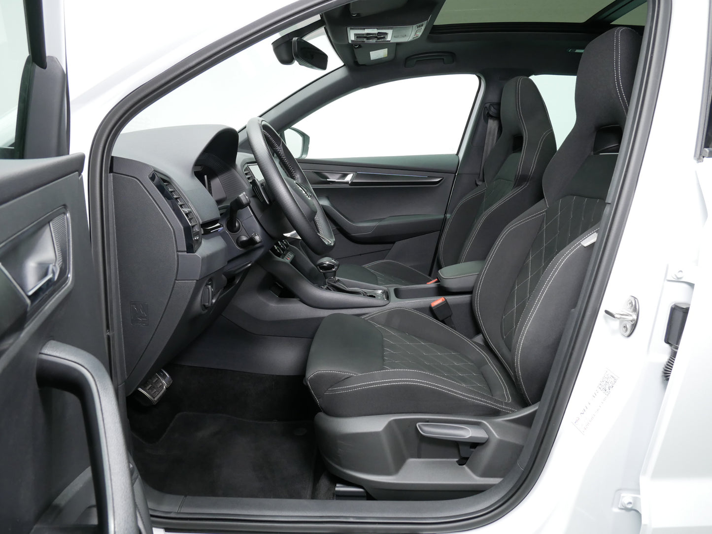 Škoda Karoq 2.0 TDI/110kW/DSG/4x4/SPORTLINE+/PANO/TAŽNÉ/CZ/DPH