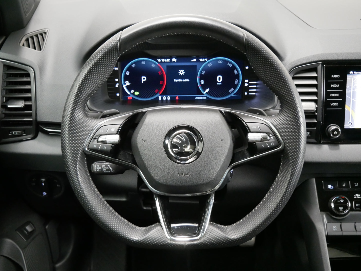 Škoda Karoq 2.0 TDI/110kW/DSG/4x4/SPORTLINE+/PANO/TAŽNÉ/CZ/DPH