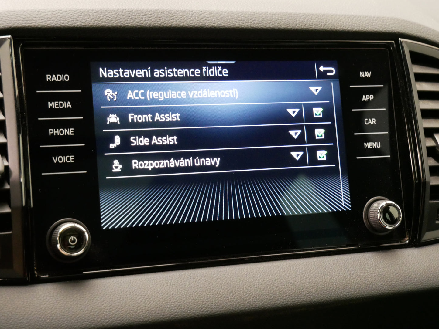 Škoda Karoq 2.0 TDI/110kW/DSG/4x4/SPORTLINE+/PANO/TAŽNÉ/CZ/DPH