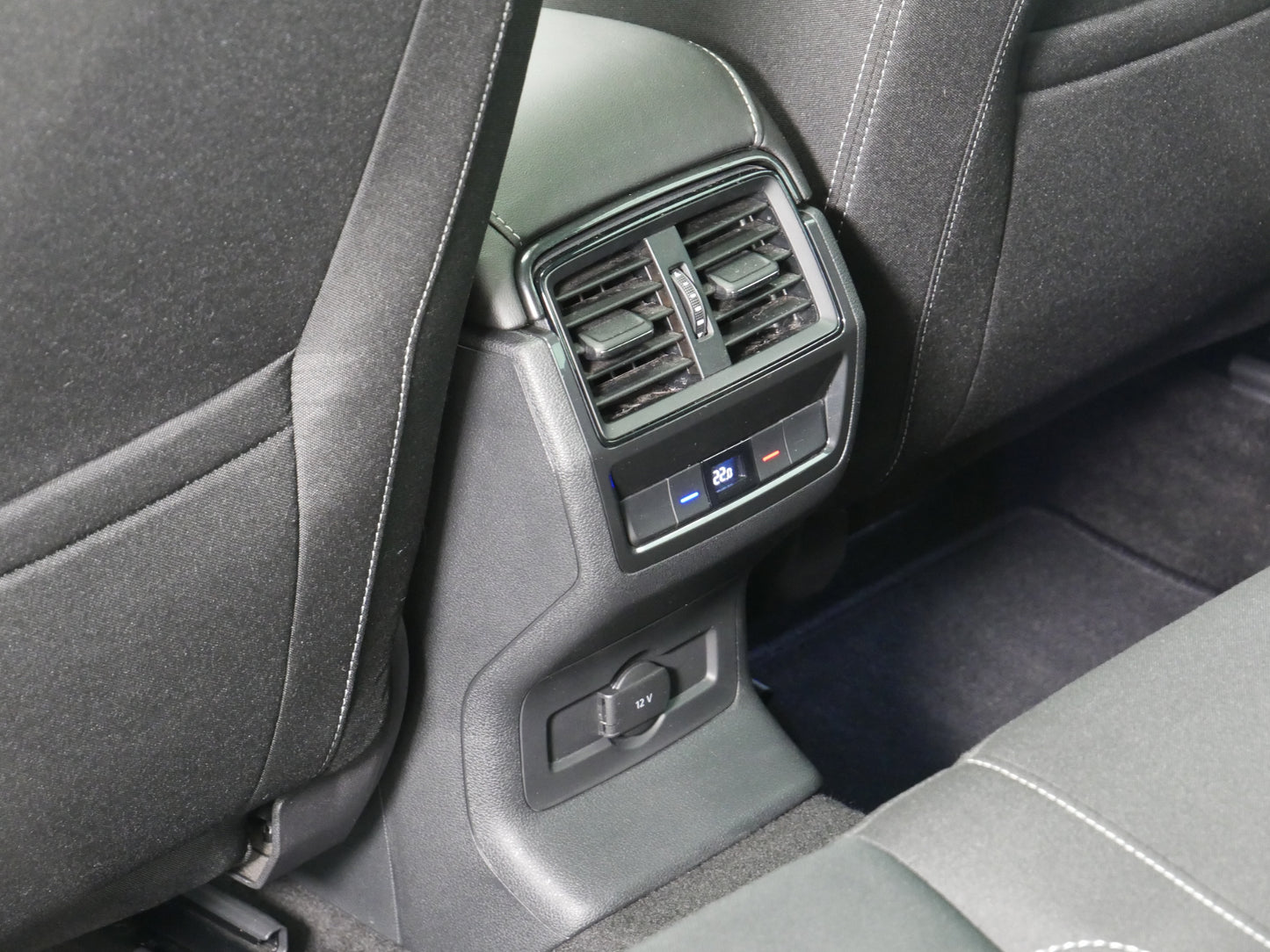 Škoda Karoq 2.0 TDI/110kW/DSG/4x4/SPORTLINE+/PANO/TAŽNÉ/CZ/DPH