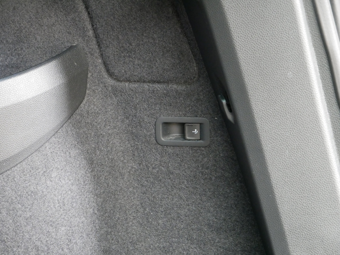 Škoda Karoq 2.0 TDI/110kW/DSG/4x4/SPORTLINE+/PANO/TAŽNÉ/CZ/DPH