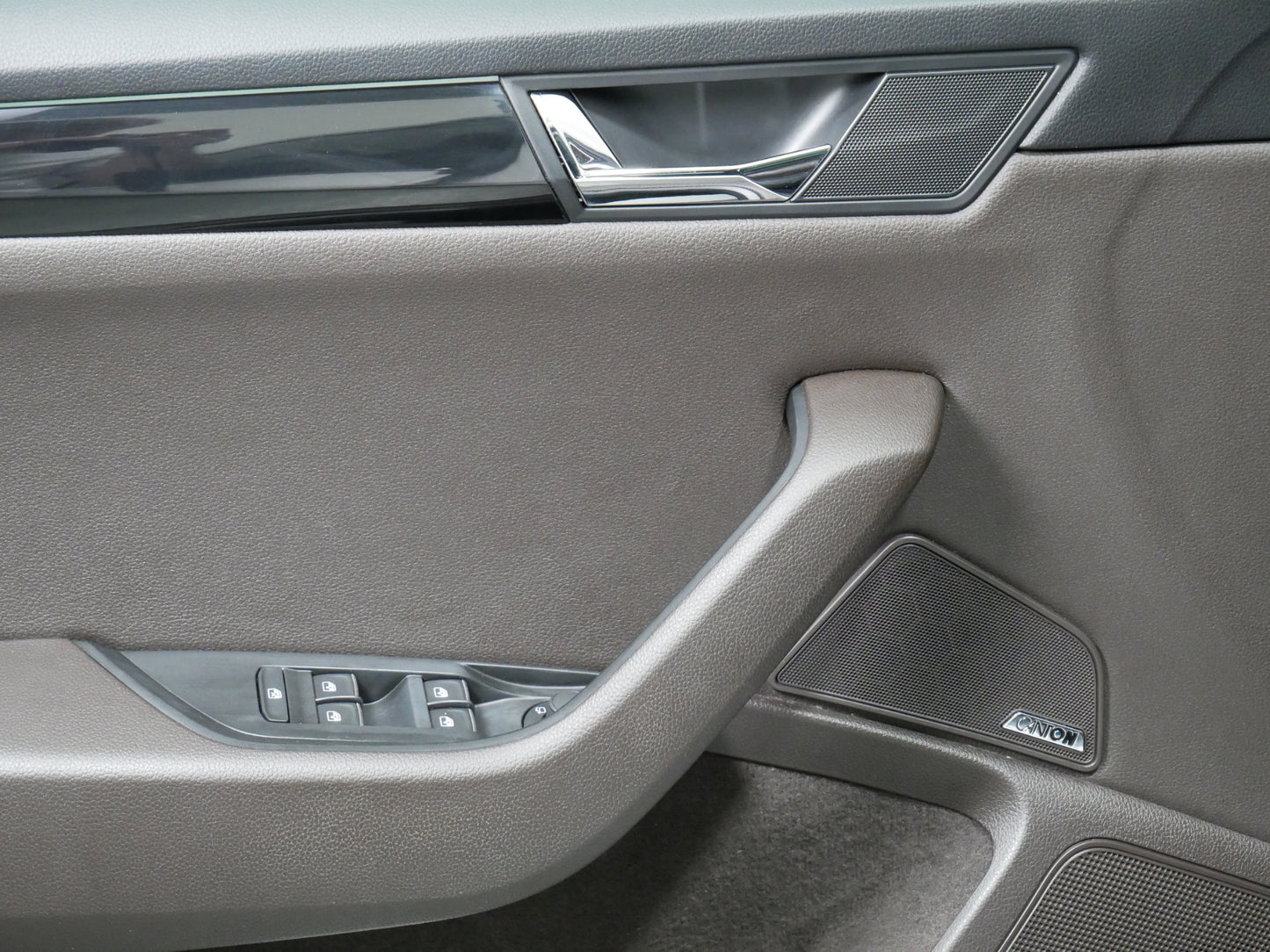 Škoda Superb 2.0 TDI/110 kW/L&K/PANO/DCC/CZ/NAVI/BI-XENONY/CANT