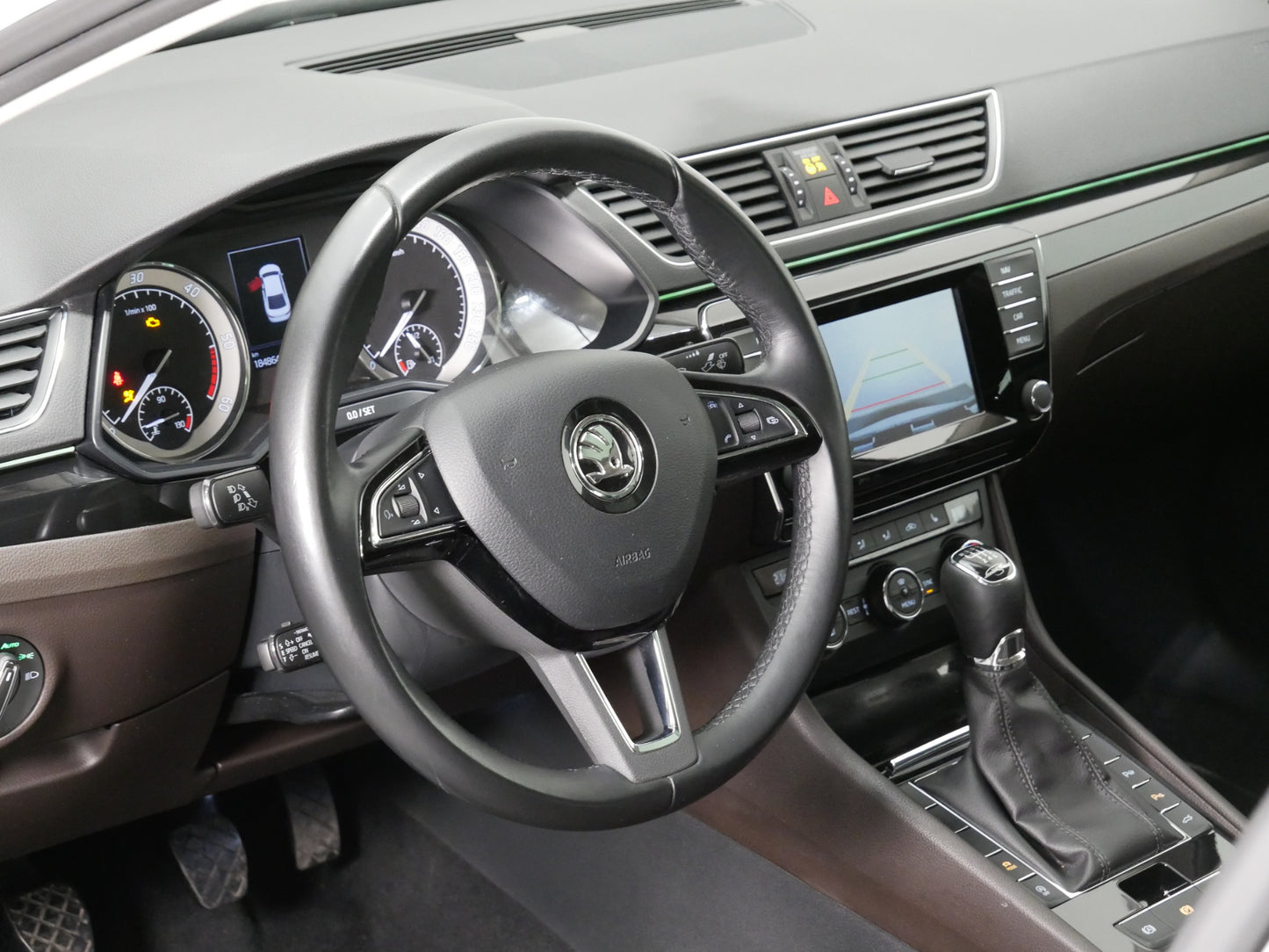 Škoda Superb 2.0 TDI/110 kW/L&K/PANO/DCC/CZ/NAVI/BI-XENONY/CANT