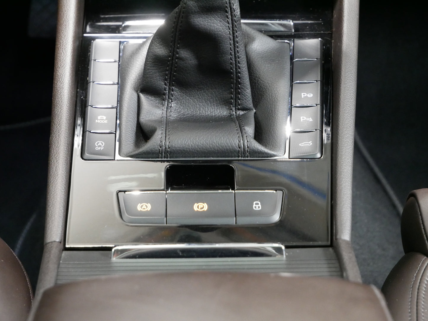 Škoda Superb 2.0 TDI/110 kW/L&K/PANO/DCC/CZ/NAVI/BI-XENONY/CANT