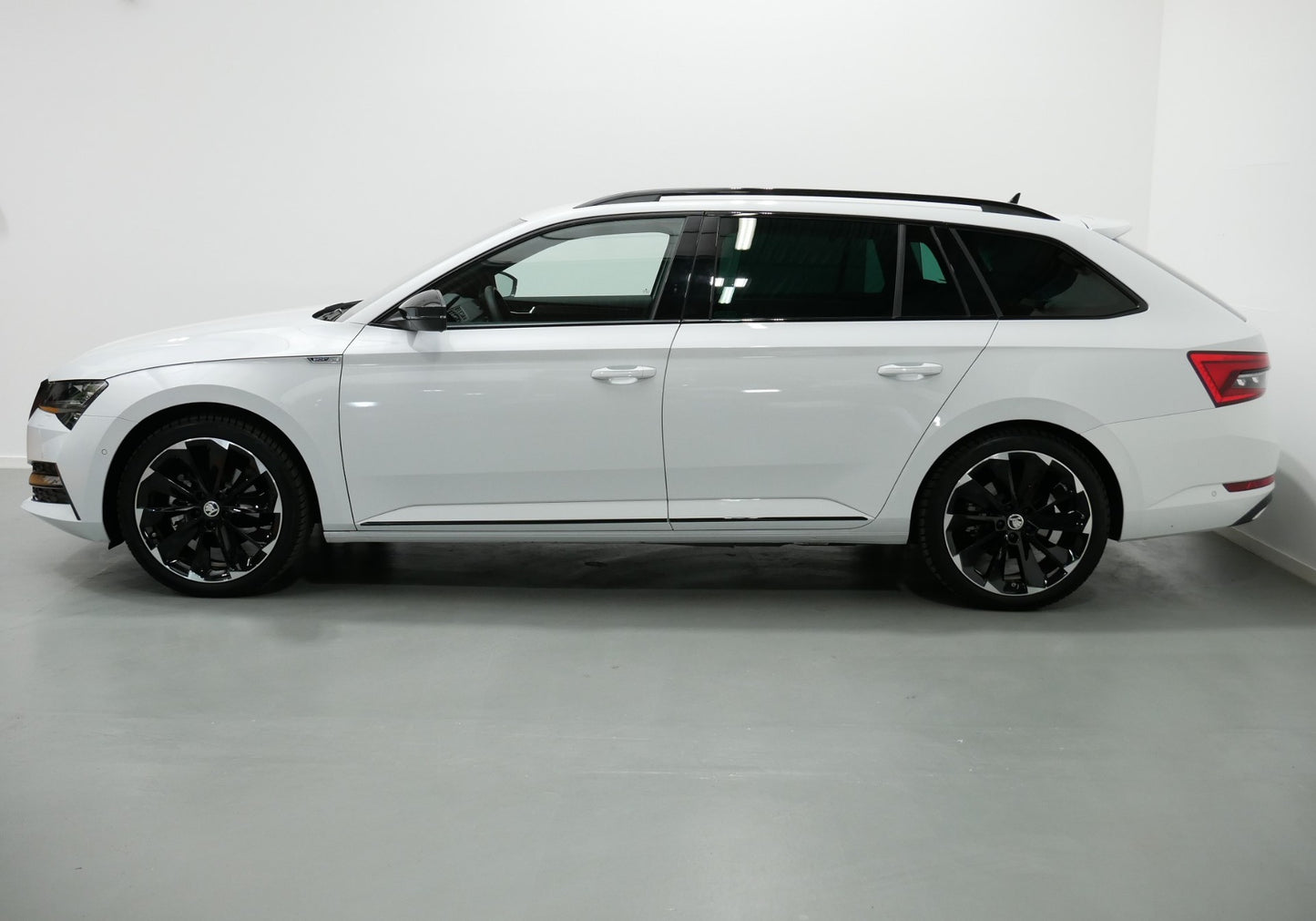 Škoda Superb iV iV 1.4 TSI 160 kW Sportline