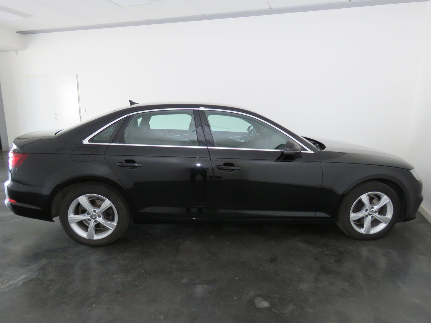 Audi A4 2.0 TDI 110kW DSG S tronic Business Edition 35