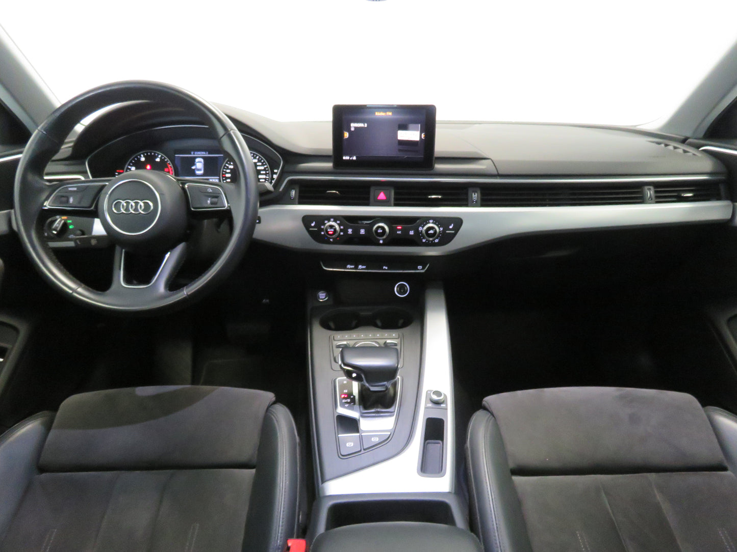 Audi A4 2.0 TDI 110kW DSG S tronic Business Edition 35