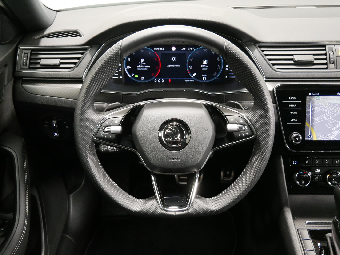 Škoda Superb 2.0 TDI/110kW/DSG/SPORTLINE/TAŽNÉ/MATRIX