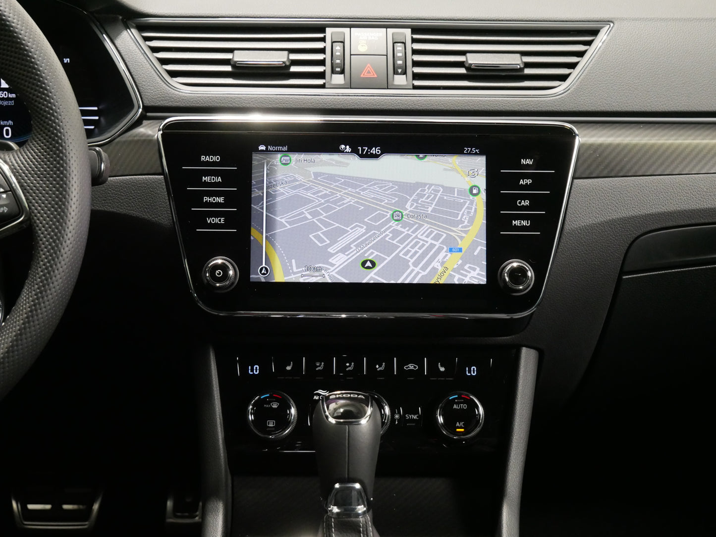 Škoda Superb 2.0 TDI/110kW/DSG/SPORTLINE/TAŽNÉ/MATRIX