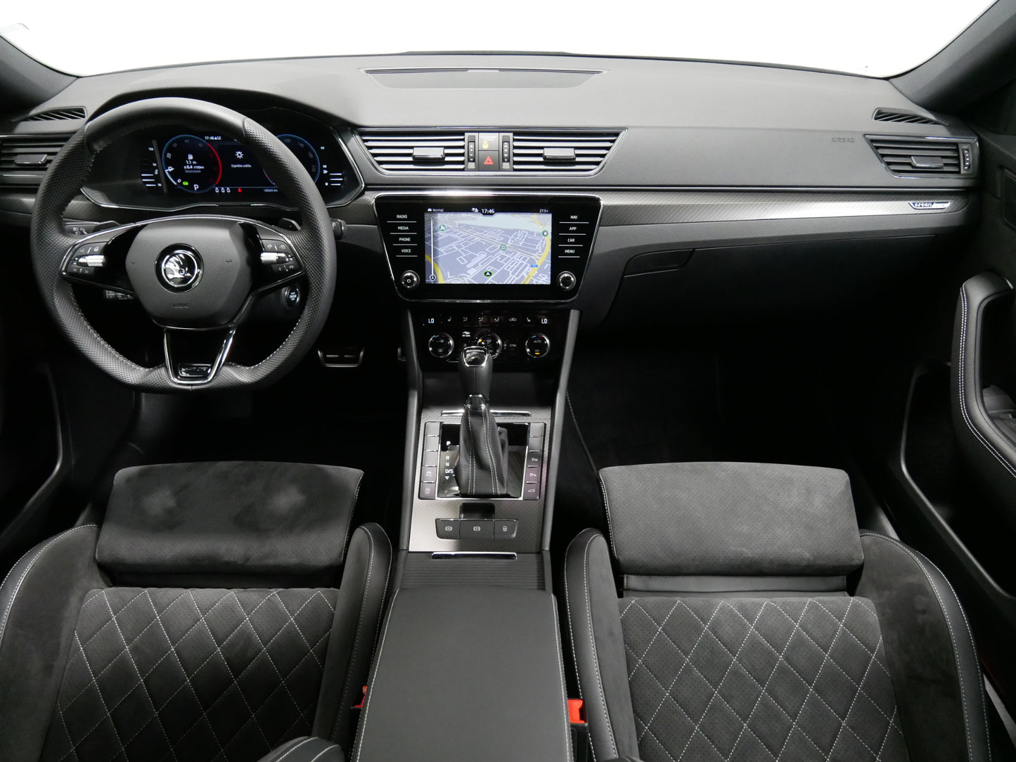 Škoda Superb 2.0 TDI/110kW/DSG/SPORTLINE/TAŽNÉ/MATRIX