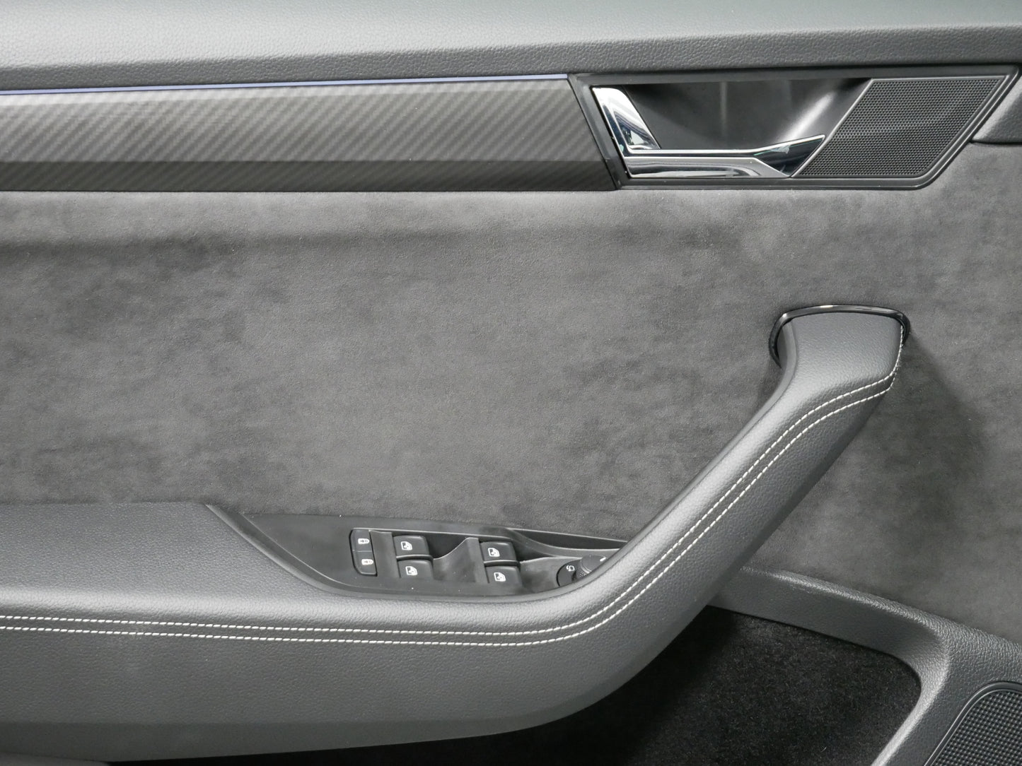 Škoda Superb 2.0 TDI/110kW/DSG/SPORTLINE/TAŽNÉ/MATRIX