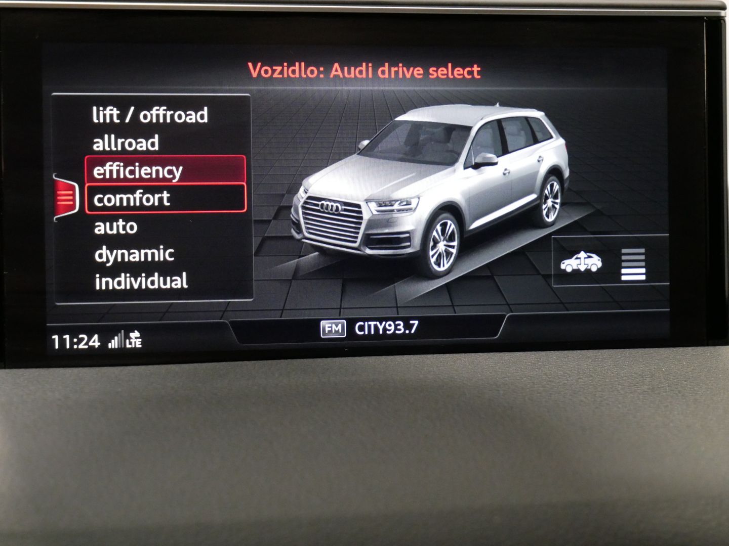 Audi SQ7 4.0 TDI/320 kW/PANO/LED/HUD/VS/ASUS/VALCONA/DPH